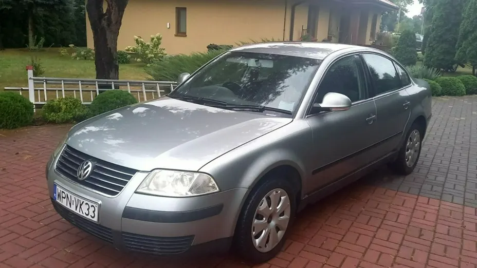 VOLKSWAGEN Passat -