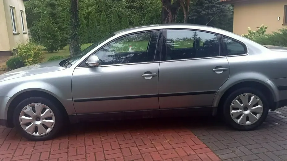 VOLKSWAGEN Passat -