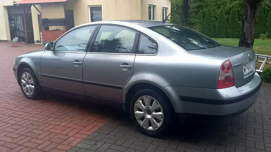 VOLKSWAGEN Passat -