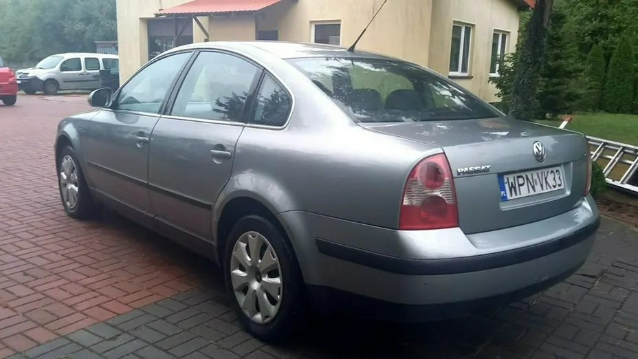 VOLKSWAGEN Passat -