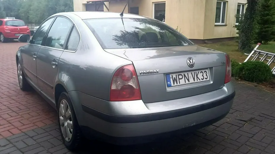 VOLKSWAGEN Passat -