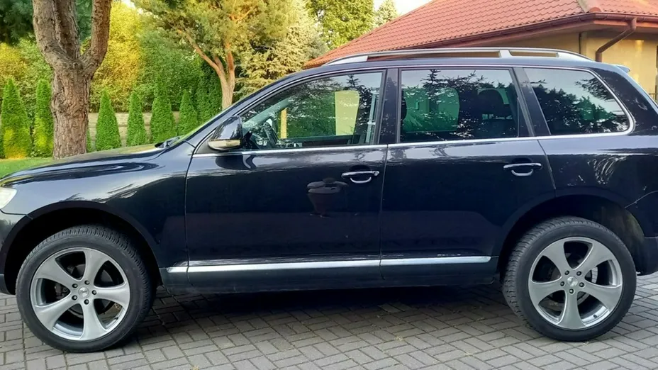 VOLKSWAGEN Touareg -
