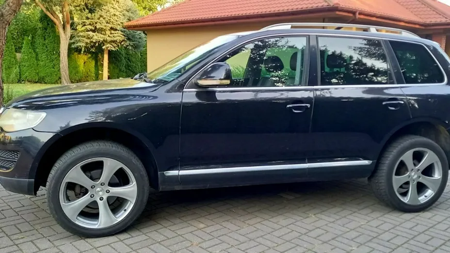 VOLKSWAGEN Touareg -