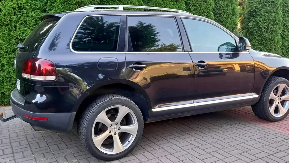 VOLKSWAGEN Touareg -