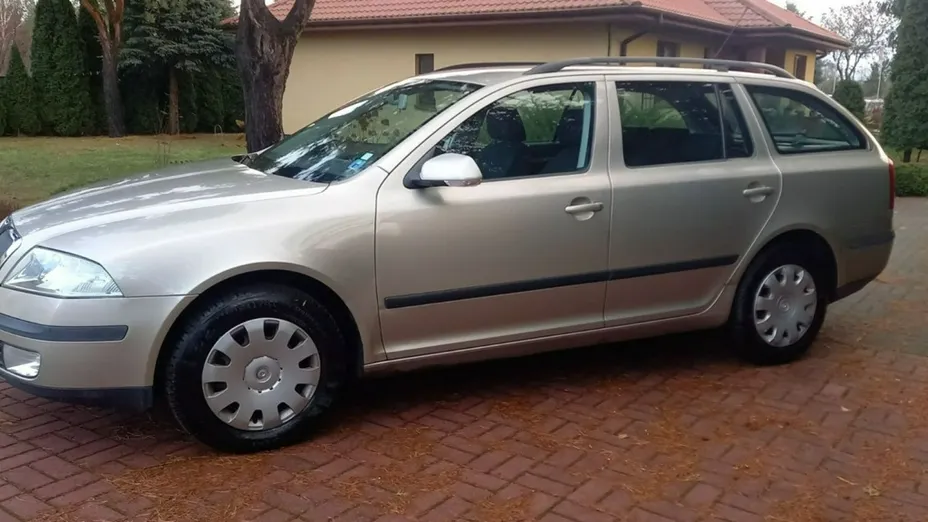 SKODA Octavia -
