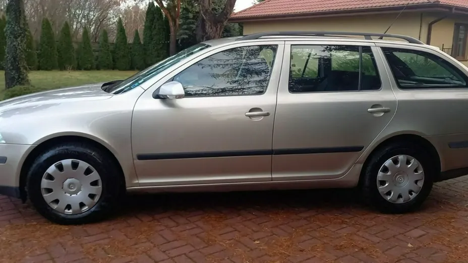 SKODA Octavia -