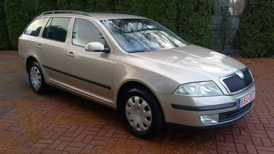 SKODA Octavia -