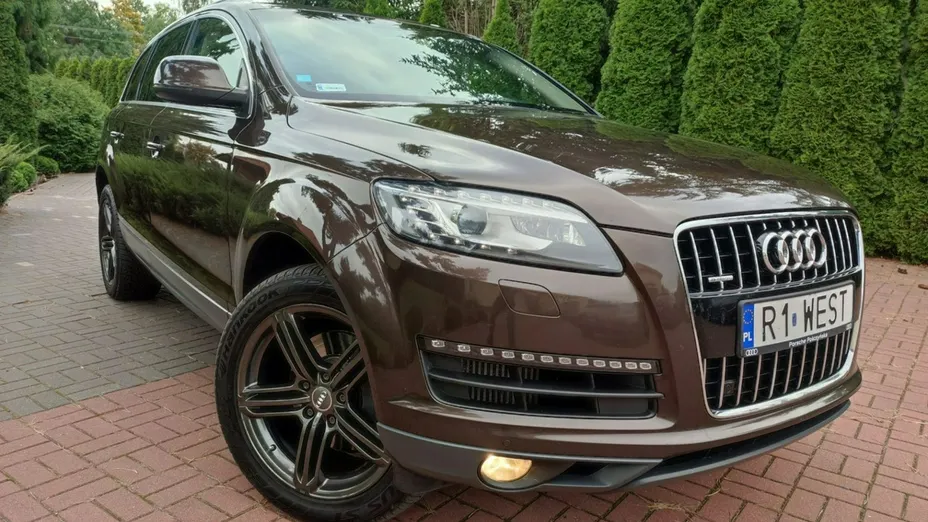 AUDI Q7 -
