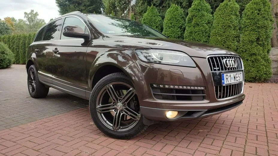 AUDI Q7 -