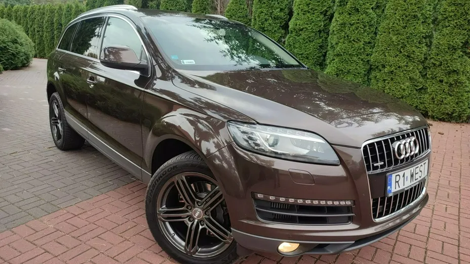 AUDI Q7 -