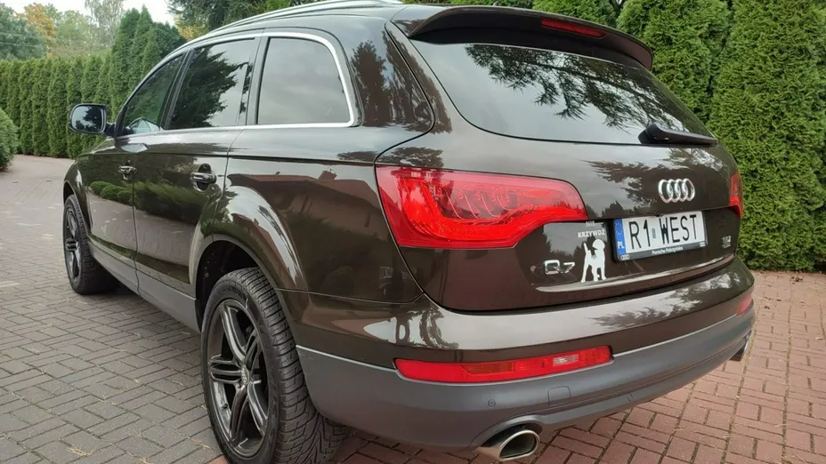 AUDI Q7 -