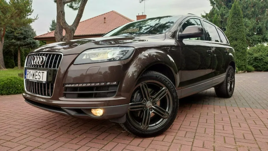AUDI Q7 -