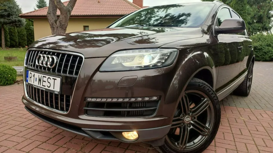 AUDI Q7 -