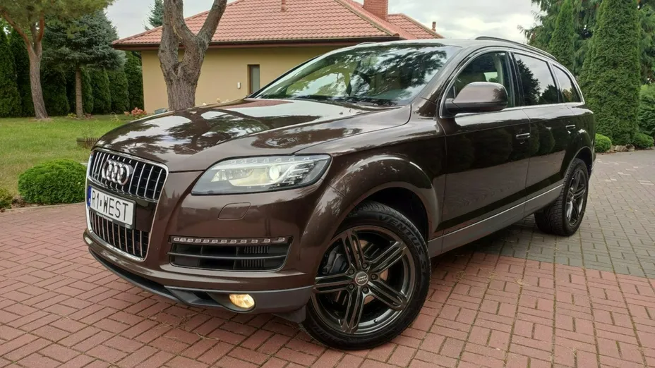 AUDI Q7 -