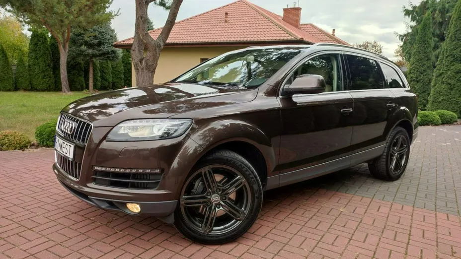 AUDI Q7 -