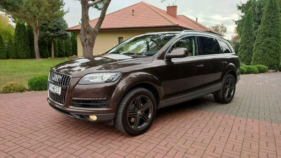 AUDI Q7 -