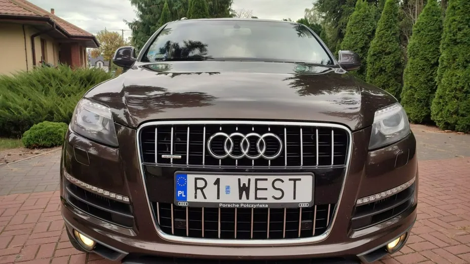 AUDI Q7 -