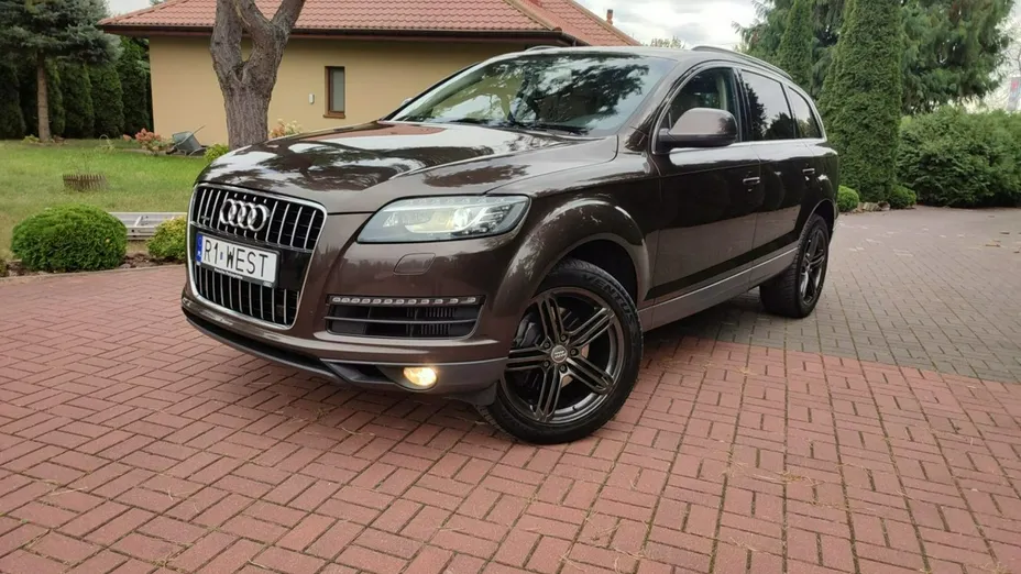 AUDI Q7 -