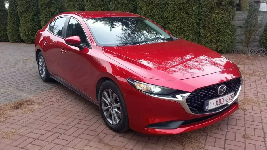 MAZDA 3 -