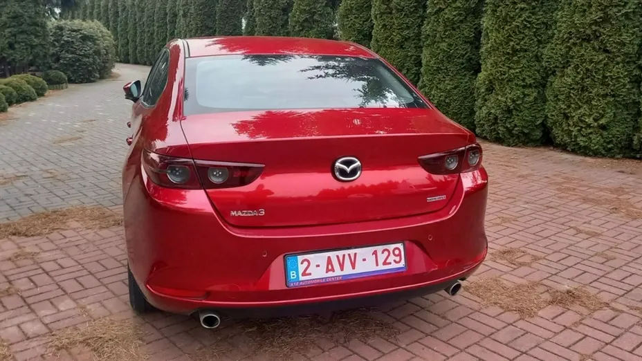 MAZDA 3 -