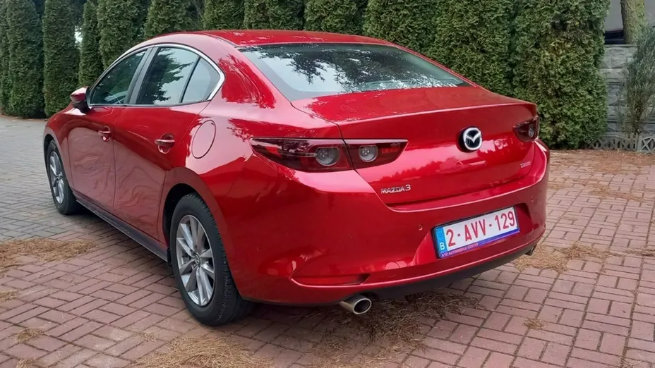 MAZDA 3 -