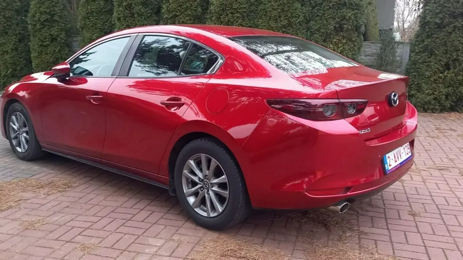 MAZDA 3 -