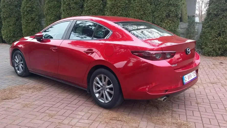 MAZDA 3 -