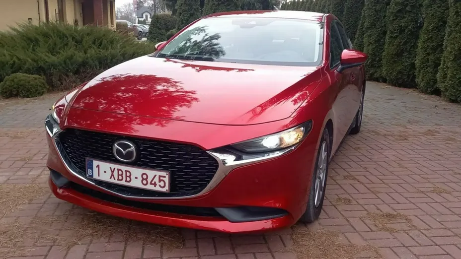 MAZDA 3 -