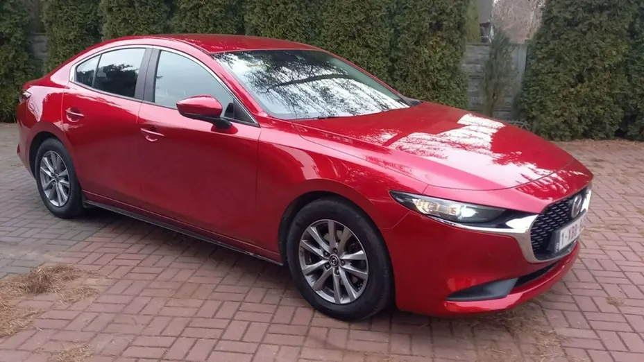 MAZDA 3 -