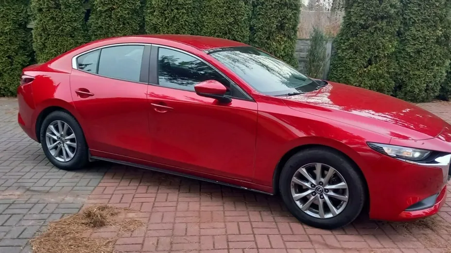 MAZDA 3 -