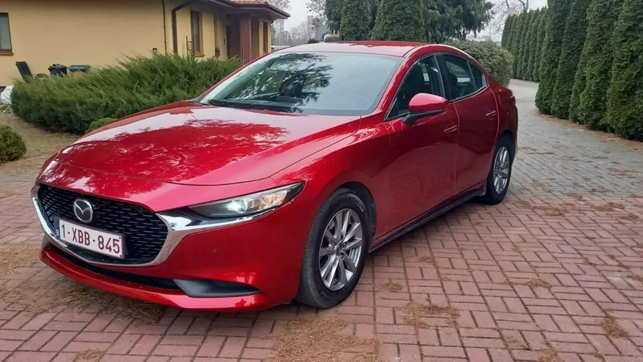 MAZDA 3 -