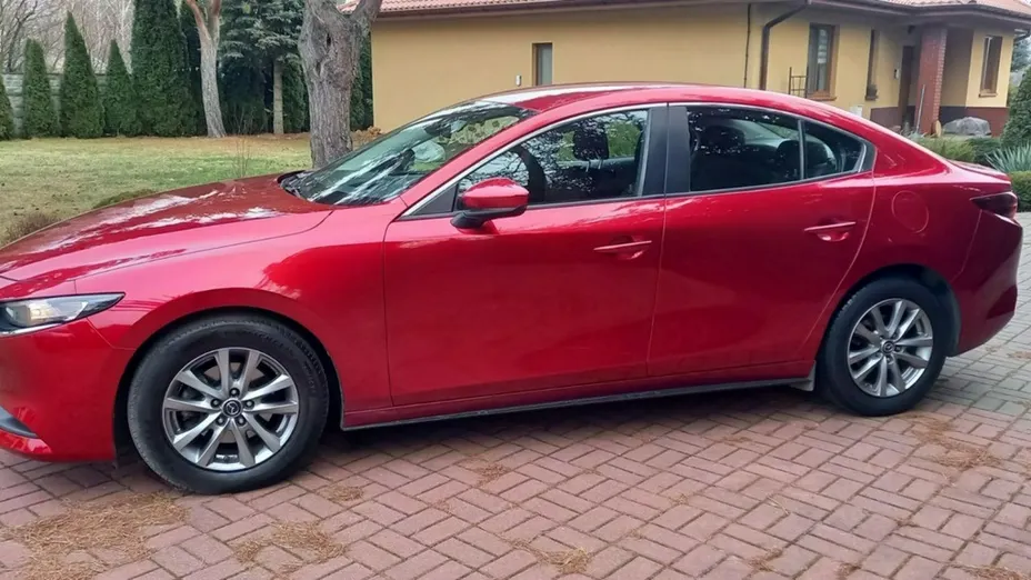 MAZDA 3 -