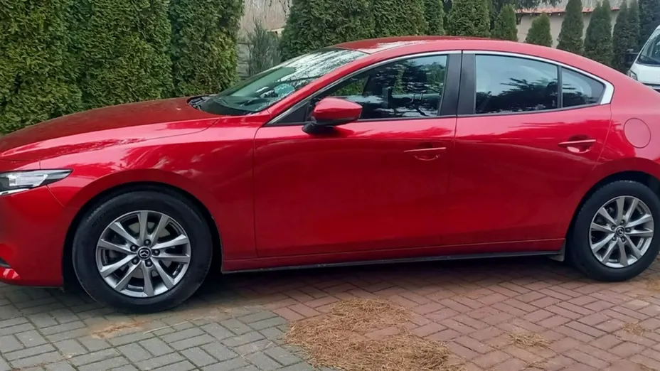 MAZDA 3 -