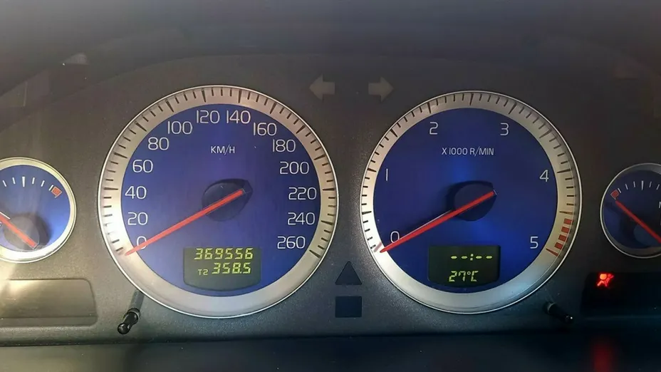 VOLVO XC90 -