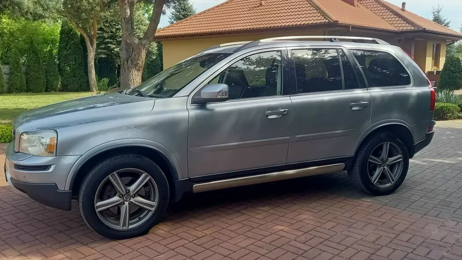 VOLVO XC90 -