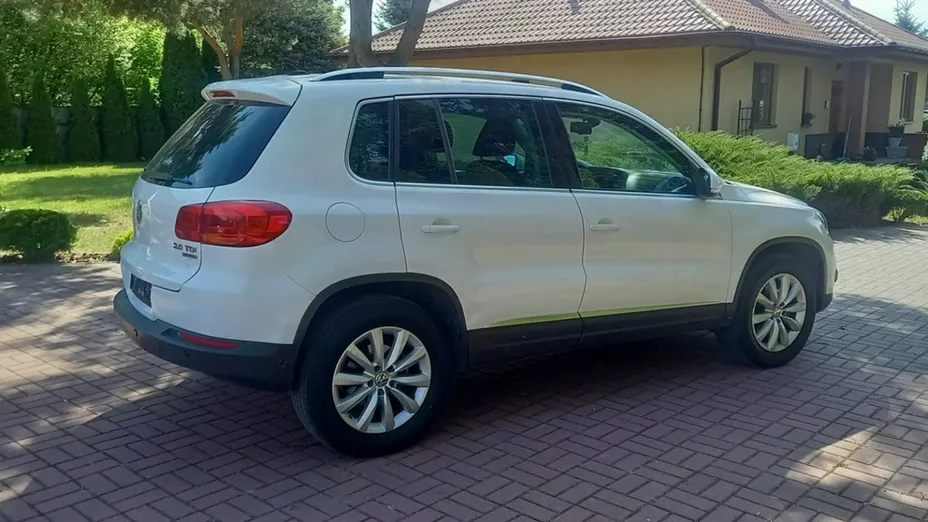 VOLKSWAGEN Tiguan -