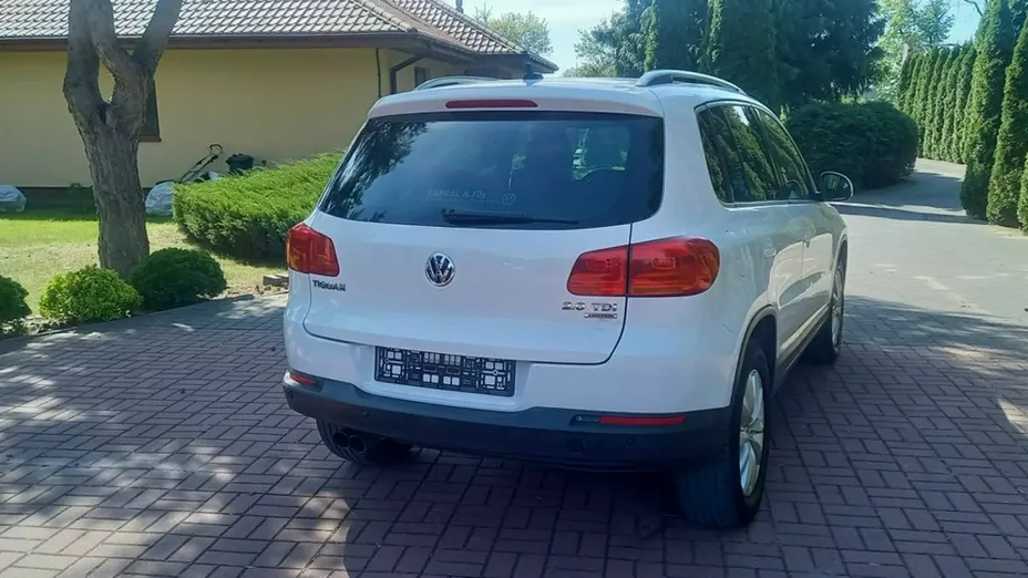 VOLKSWAGEN Tiguan -