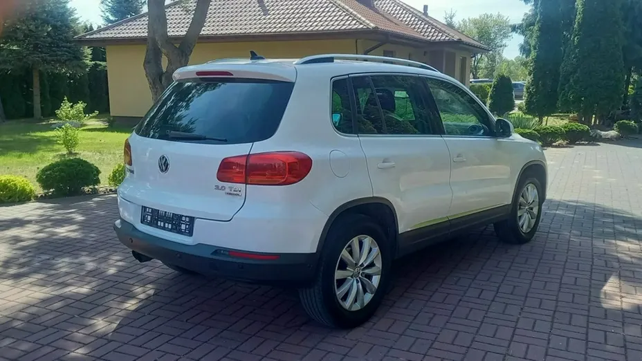VOLKSWAGEN Tiguan -