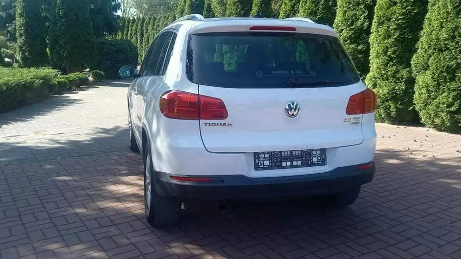 VOLKSWAGEN Tiguan -