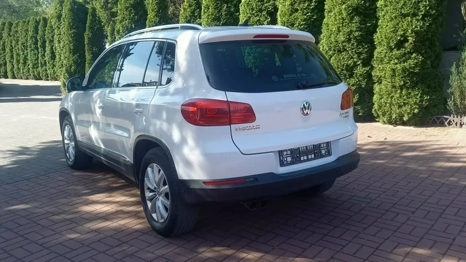 VOLKSWAGEN Tiguan -