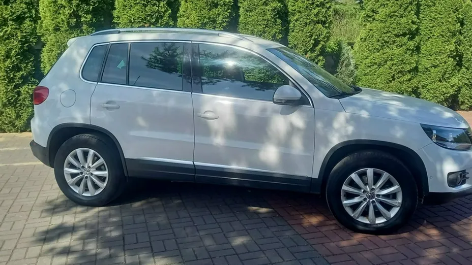 VOLKSWAGEN Tiguan -