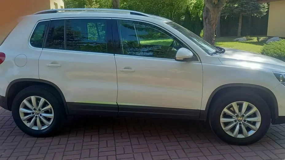 VOLKSWAGEN Tiguan -