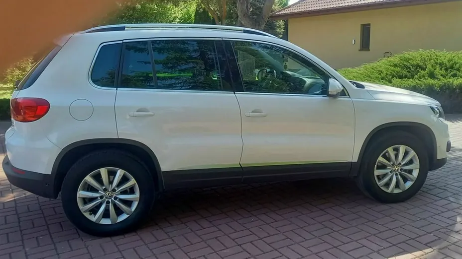VOLKSWAGEN Tiguan -