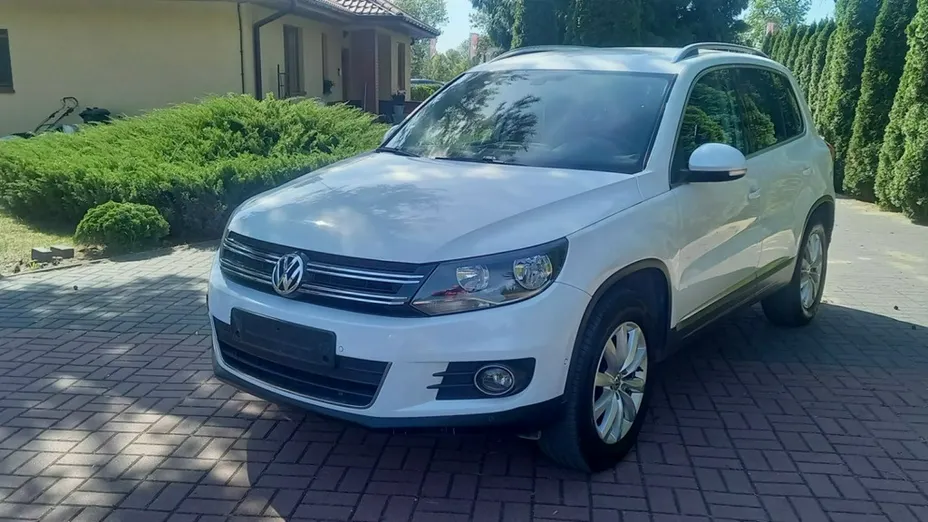 VOLKSWAGEN Tiguan -