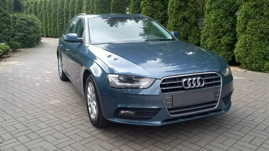 AUDI A4 -