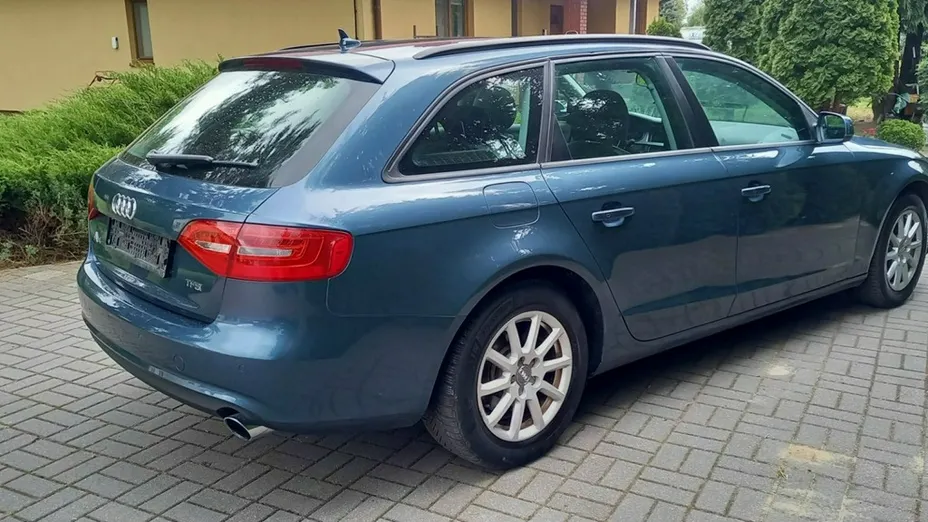 AUDI A4 -
