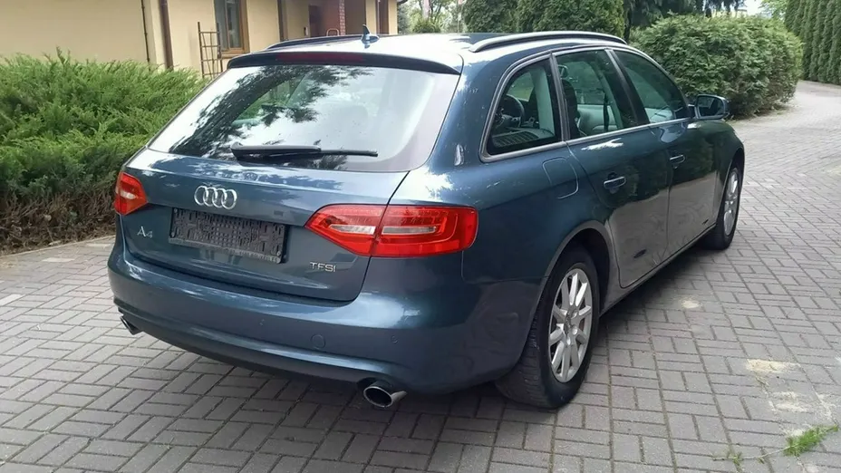AUDI A4 -