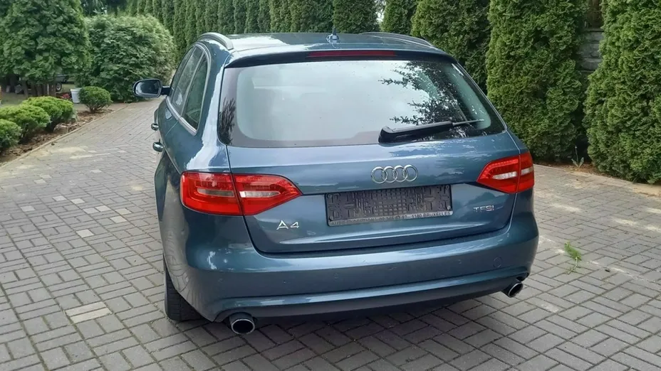 AUDI A4 -