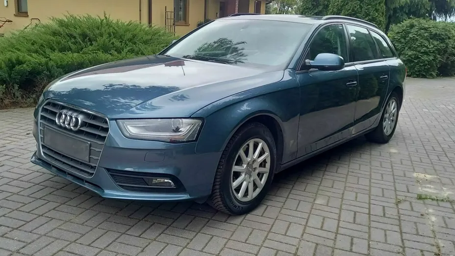 AUDI A4 -