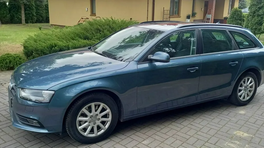 AUDI A4 -